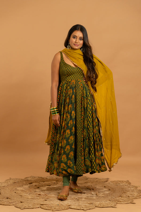 Modal Anarkali Set