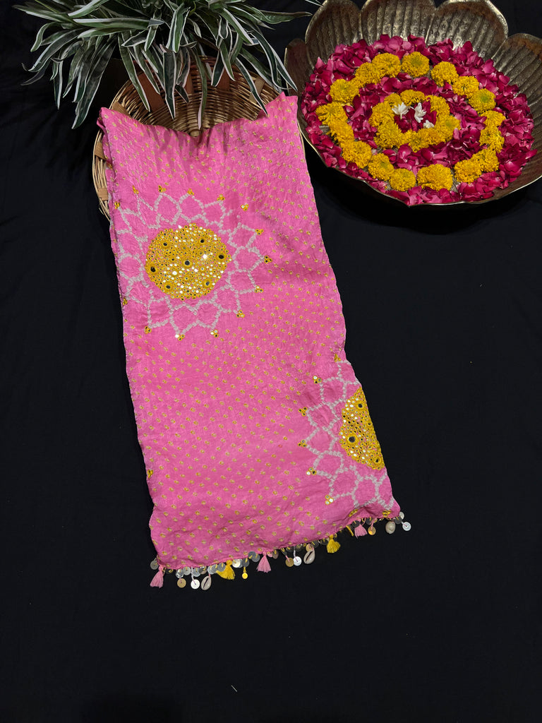 Pink bandhani dupatta