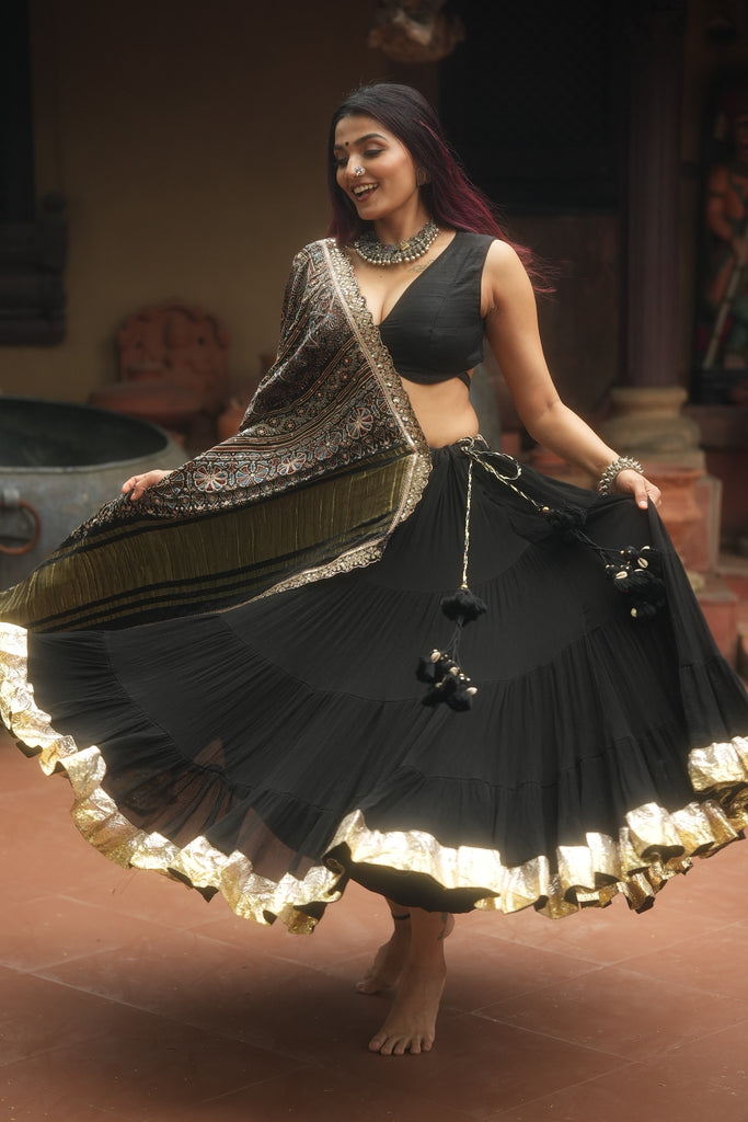 Black Flared Skirt - Anjanase