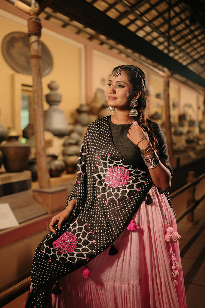 Black and Pink Surajmukhi Dupatta. - Anjanase