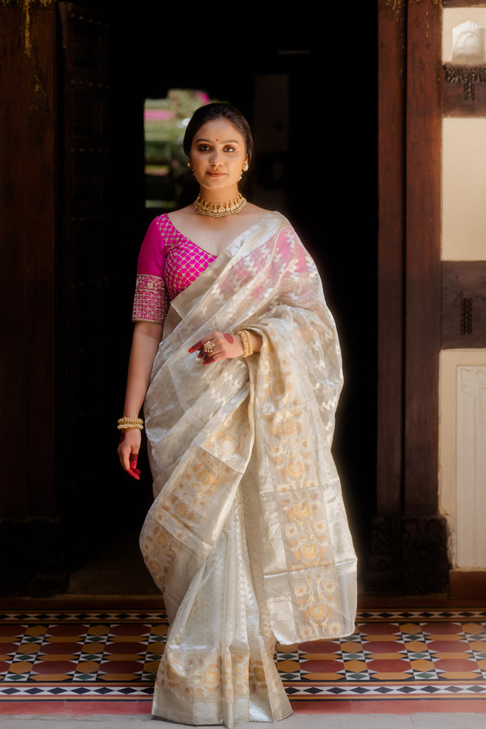 Banarasee Handwoven Semi-Chiffon Saree With Zari Buti & Contrast Borde